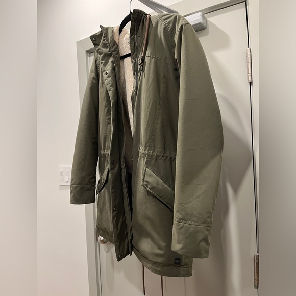 Women’s Small Insulted Water-Resistant Olive Green MEC Jacket - Picture 2 of 8